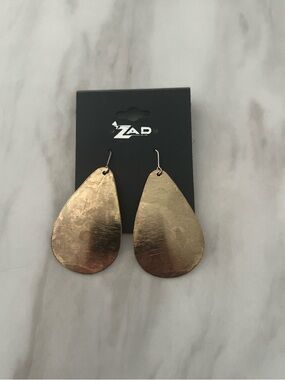 Zad gold earring set